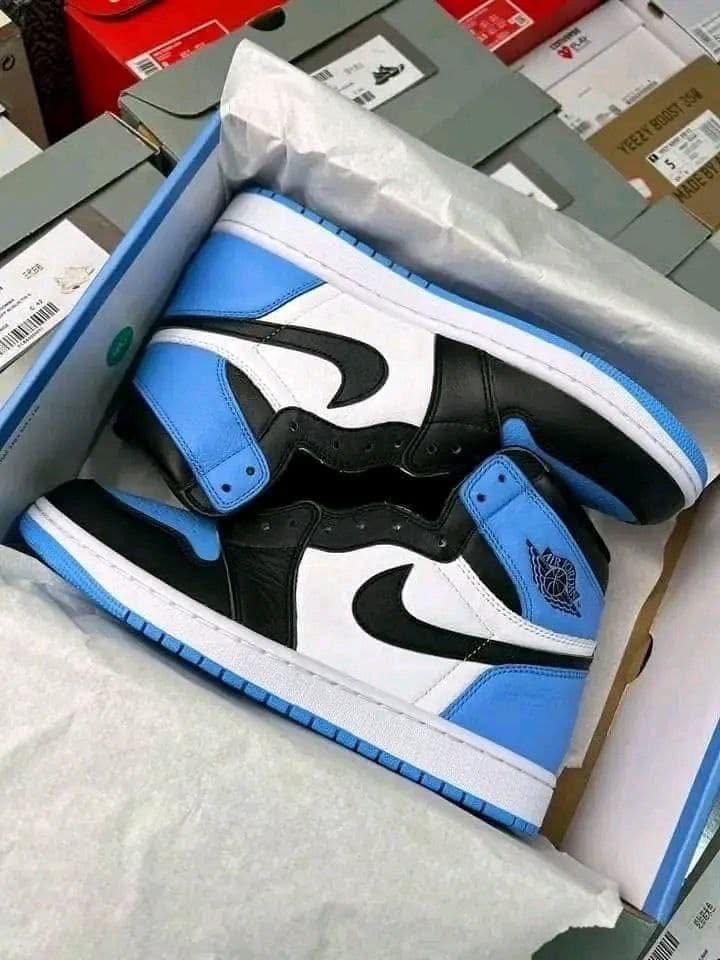 pallet of sneakers pallet of sneakers