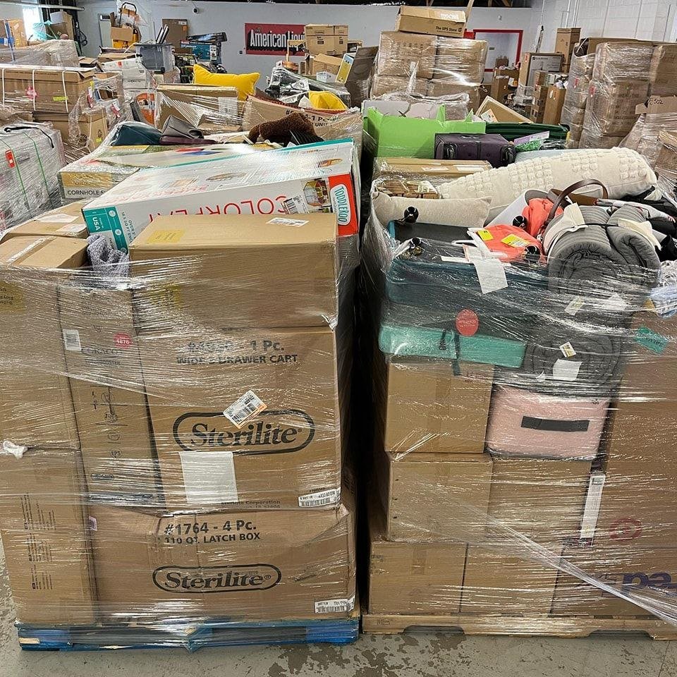 clothes pallets mixed of mens, womens & kids returns/shelf pulls clothes pallets mixed of mens, womens & kids returns/shelf pulls